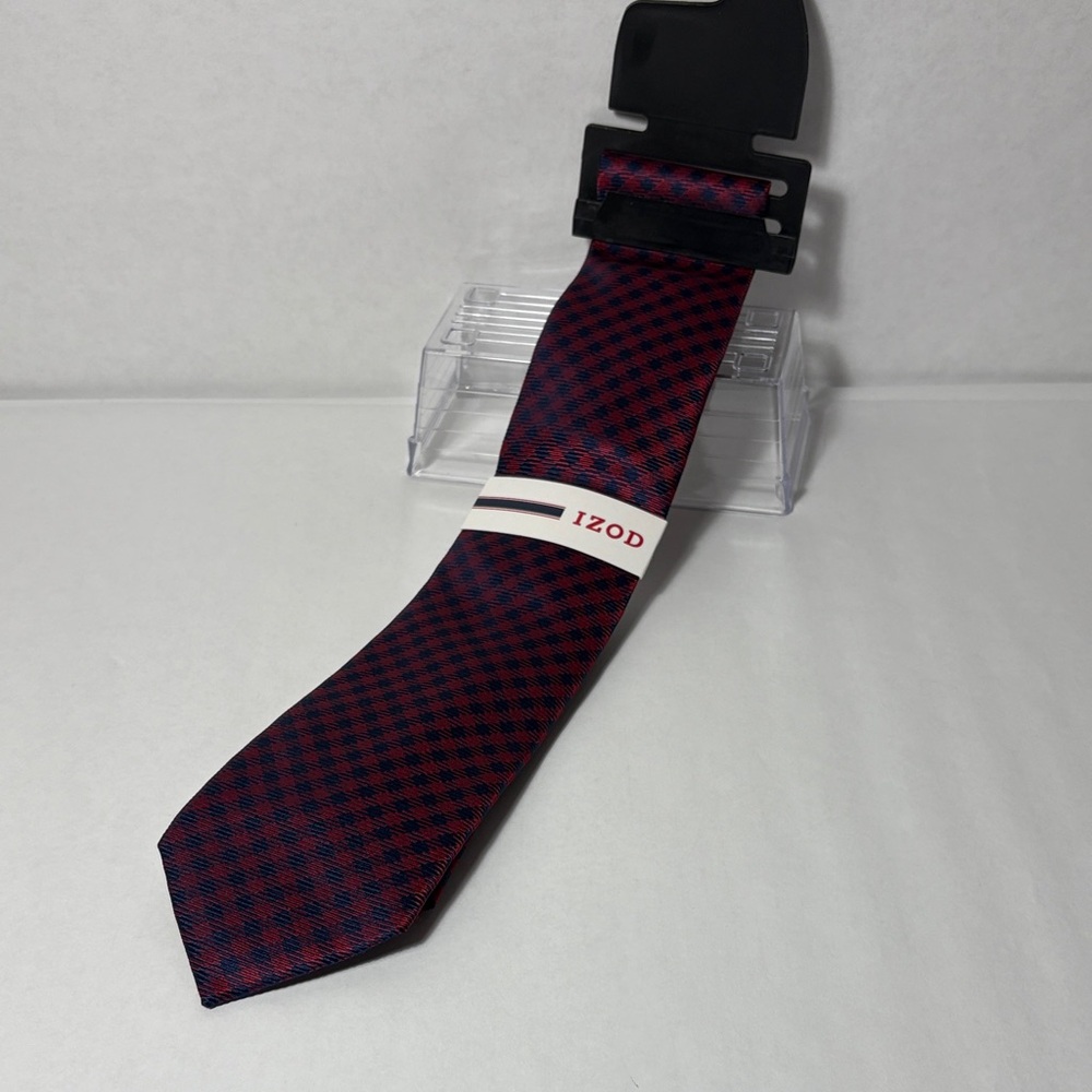 Izod Navy and Red Micro-Check Men’s Necktie NEW